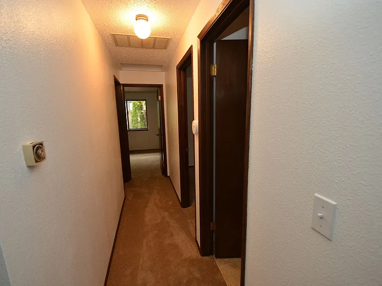 12300 SW Sussex St — Photo 3