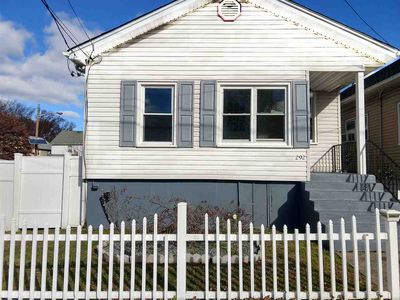 292 Maple St, Secaucus, NJ, 07094