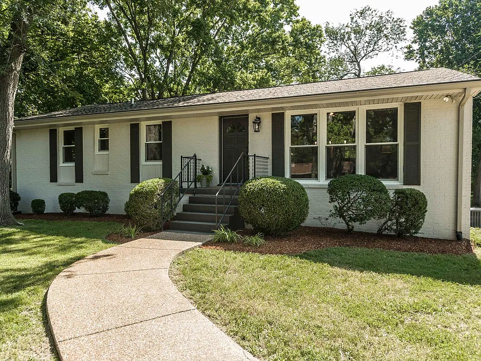 103 Blue Grass Dr