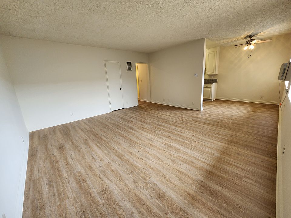 1st image of 14260 Roscoe Blvd APT 8