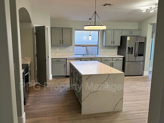 2nd image of 13609 W Lisbon Ln