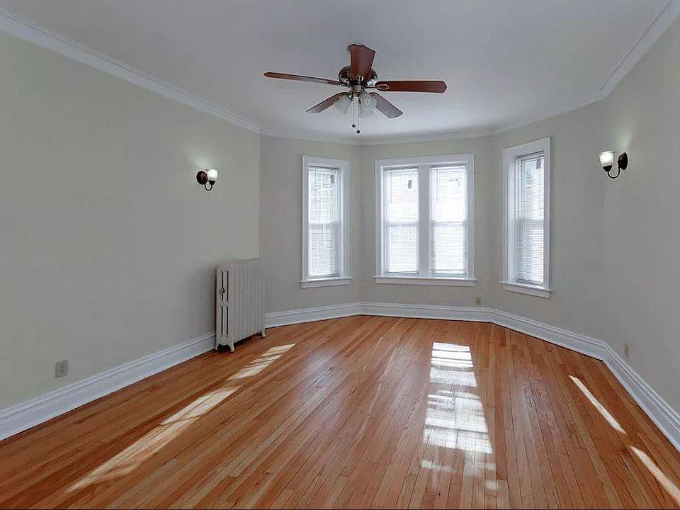 1st image of 4442 N Greenview Ave #1E