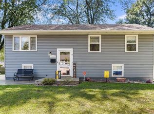 18505 E Cheyenne Dr, Independence, MO 64056