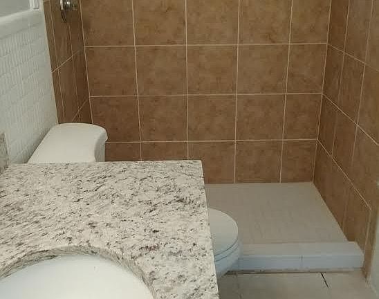5th image of 2548 Longwood Ct