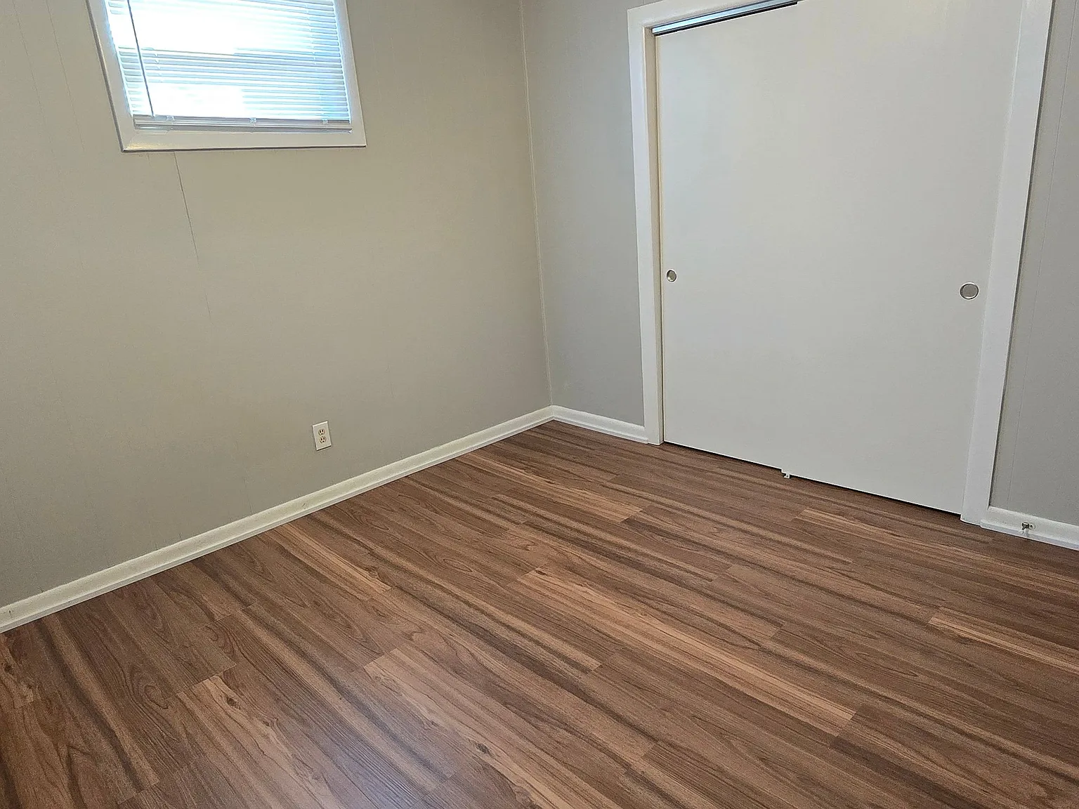 2 bed, 1.0 bath, 822 sqft, $1,100 — Photo 2