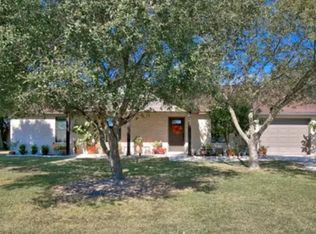 1404 Link Rd, Seguin, TX 78155