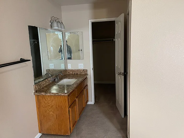 1065 Grandview Cir — Photo 11