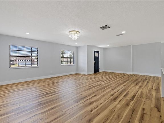 5th image of 12018 LINDEN DRIVE