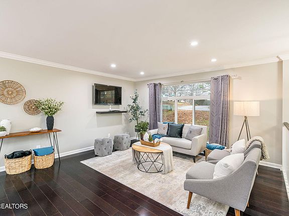 4th image of 1201 E Woodshire Dr