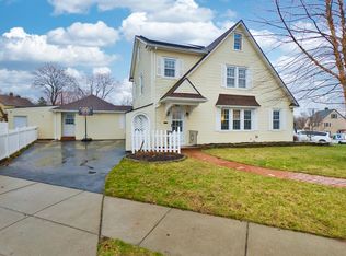 82 Scarborough Rd, Manchester, CT 06040