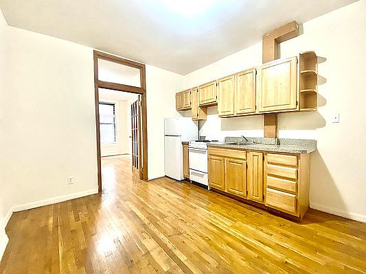 1st image of 206 6th St #A5