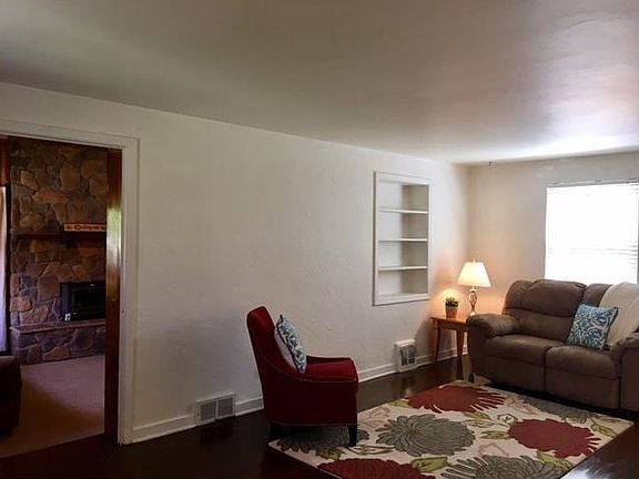 4th image of 11512 Joan Dr