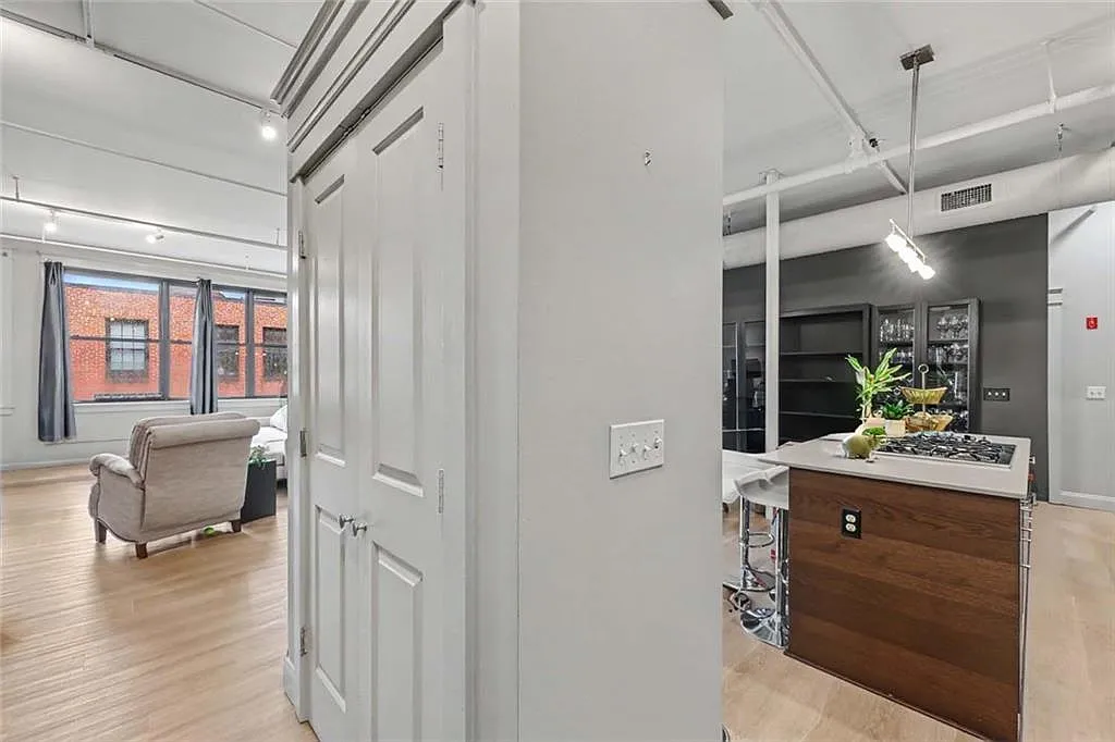 2 bed, 2.0 bath, 1717 sqft, $3,100 — Photo 3