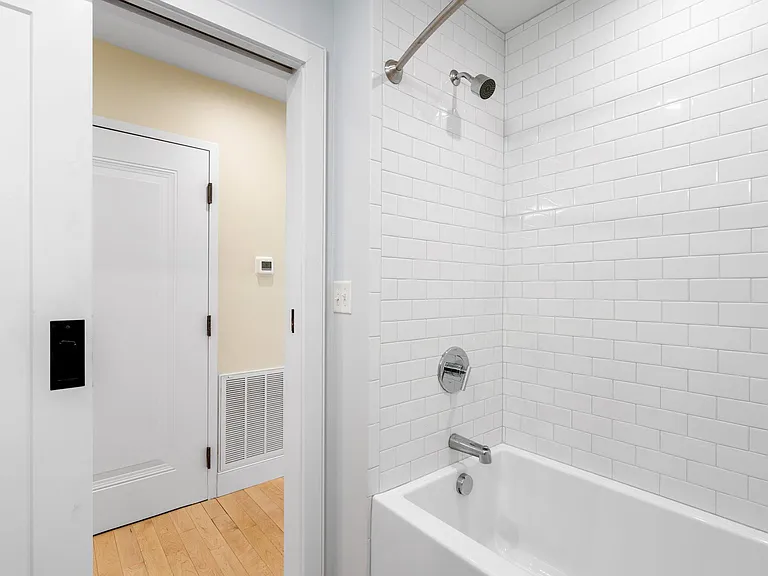 2489 Washington St #2A — Photo 12