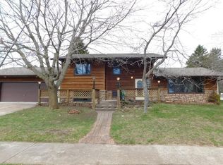 1306 Parkway Blvd, Two Rivers, WI 54241