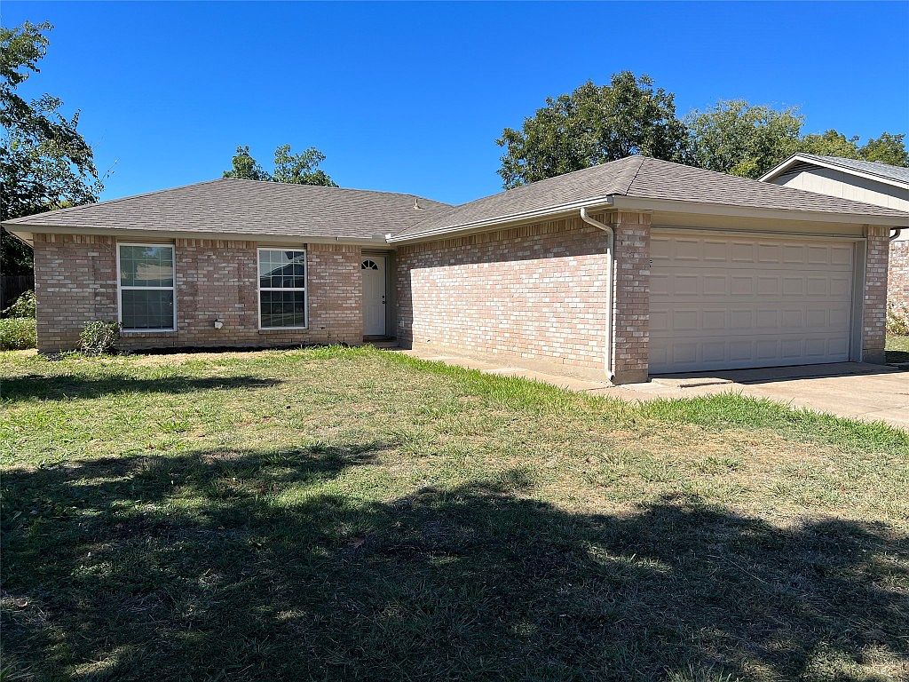 7513 Evergreen Dr, Watauga, TX 76148 | Zillow