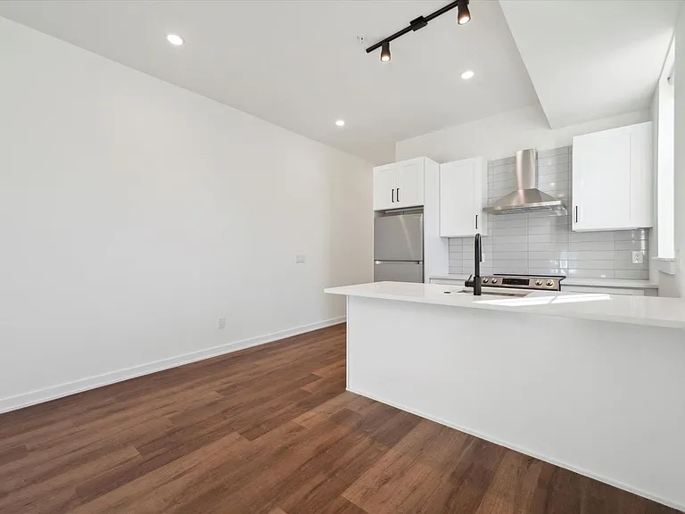 Aston Lofts — Photo 37