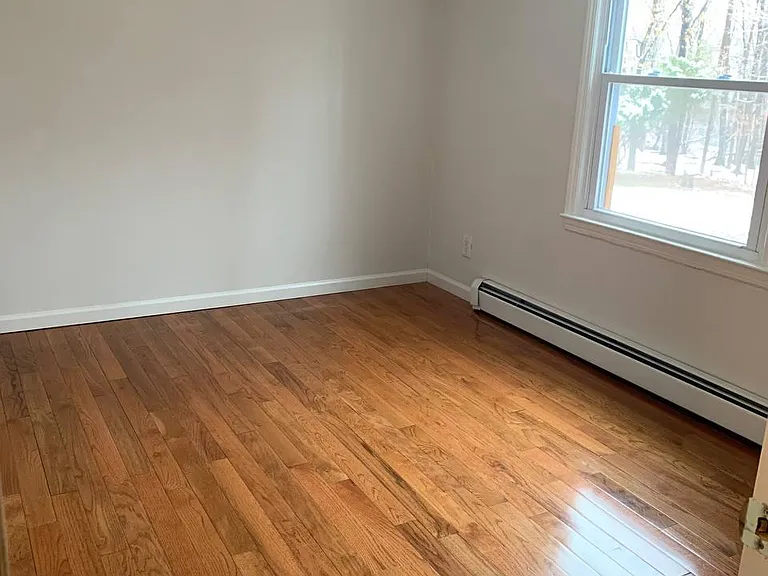 39 Hawthorne Dr #1 — Photo 6