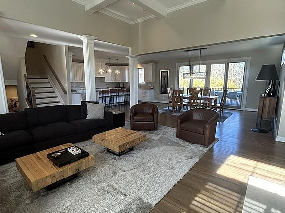 3rd image of 8010 Parkside Lake Dr
