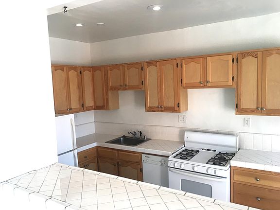 2nd image of 1525 Griffith Park Blvd APT 405
