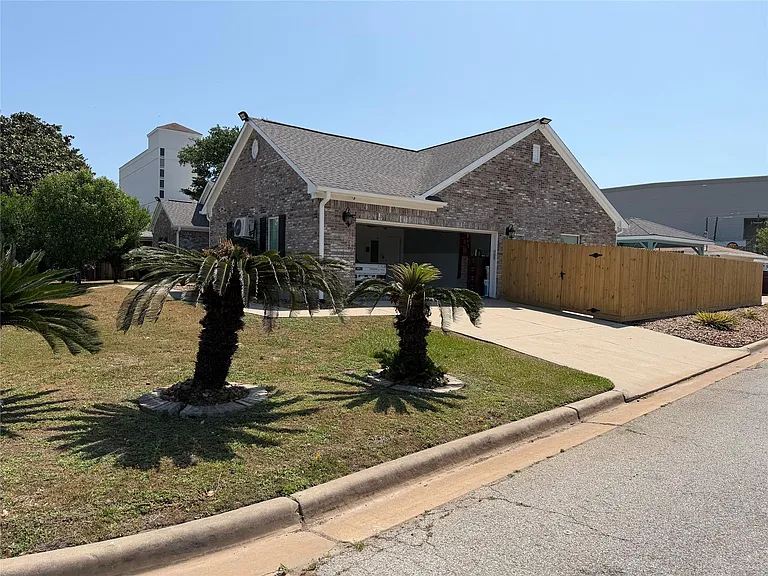 5525 Swan Dr — Photo 4