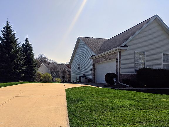 2nd image of 2364 Sapphire Ln