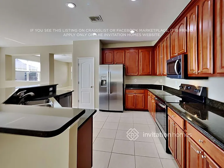 17518 Lockhart Ct — Photo 8