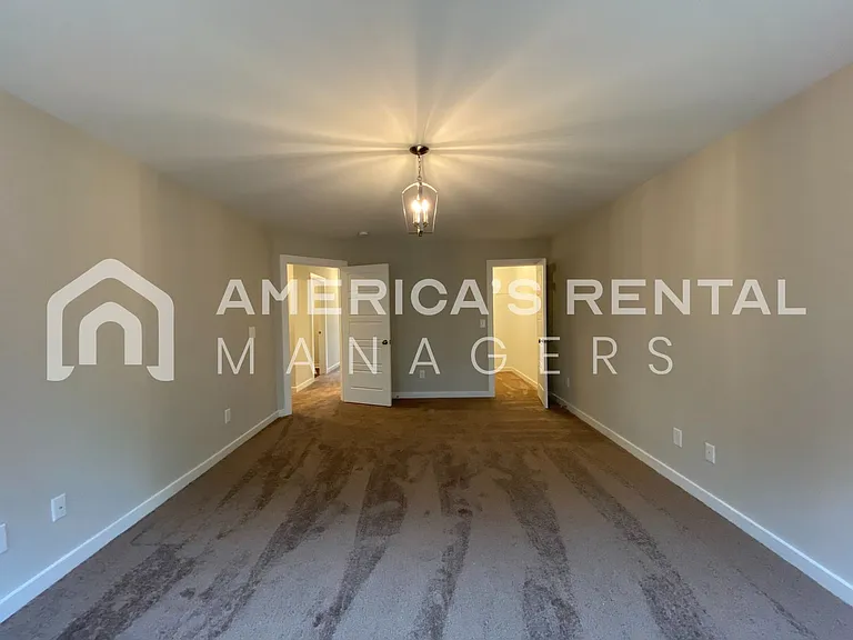 7950 Saint James Dr — Photo 21