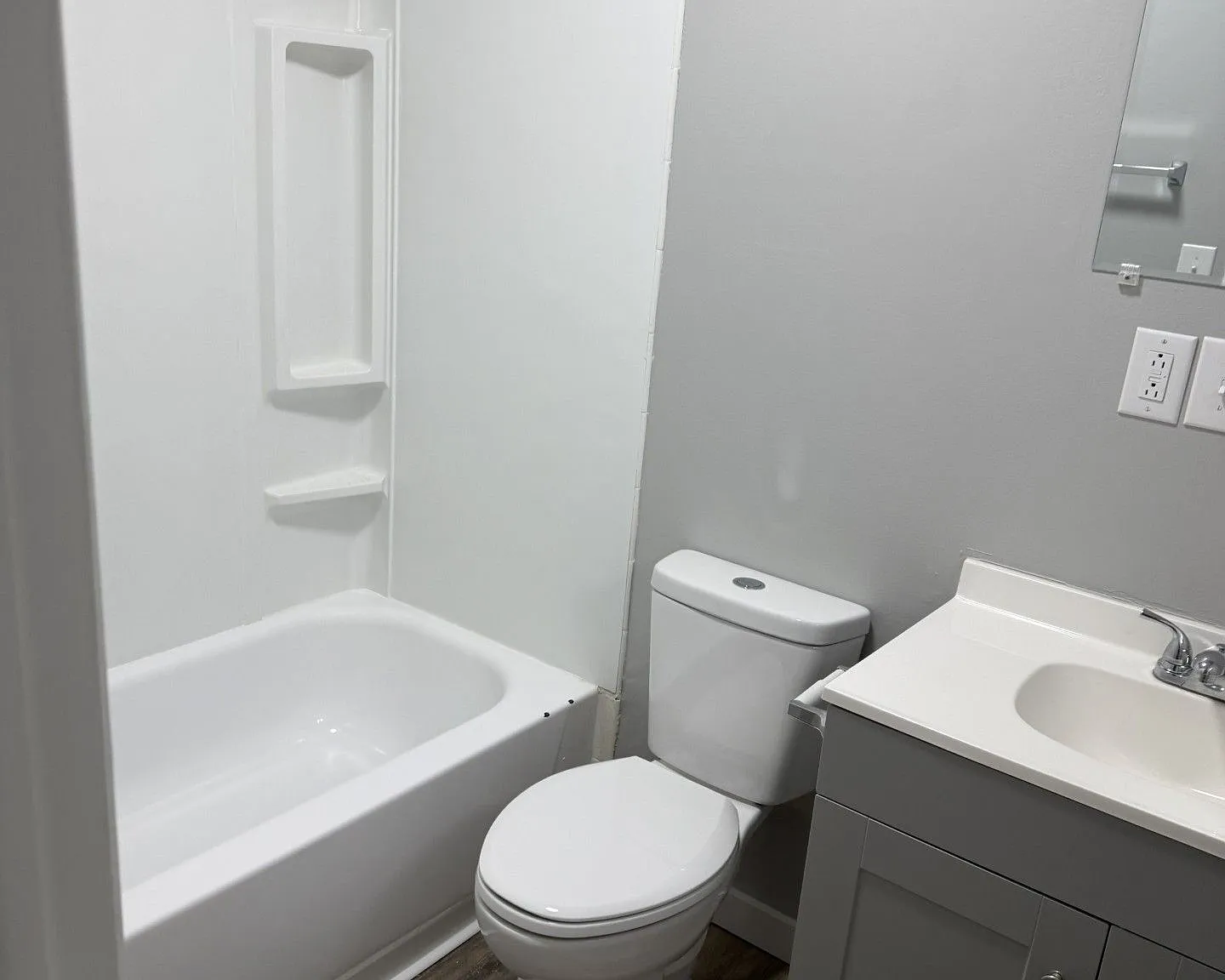 Parkway Apartments — Photo 3