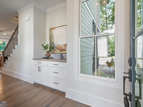 3rd image of 1739B Adolphus St NE
