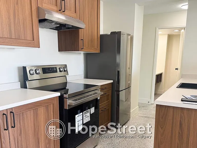 1075 Comox St #1406 — Photo 4