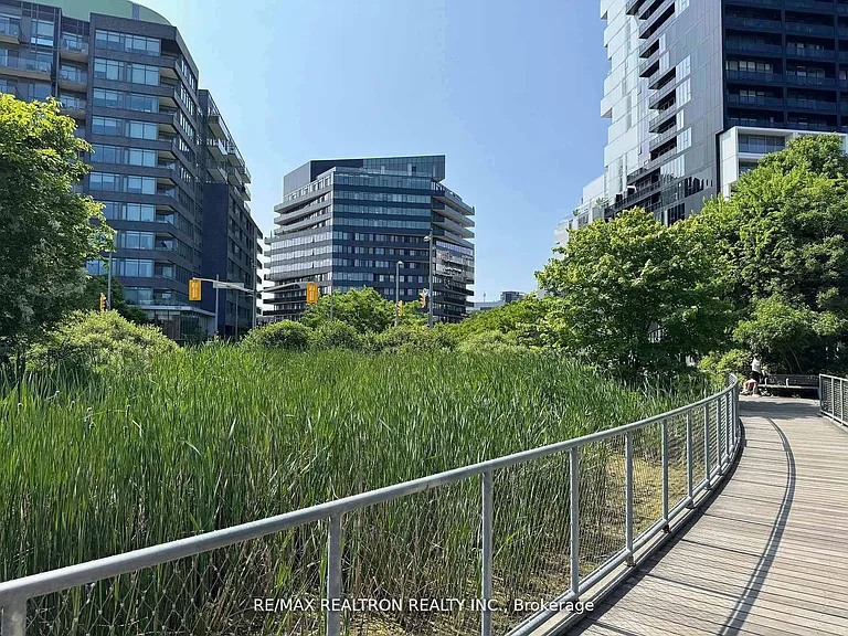 21 Lawren Harris Sq #1101 — Photo 4