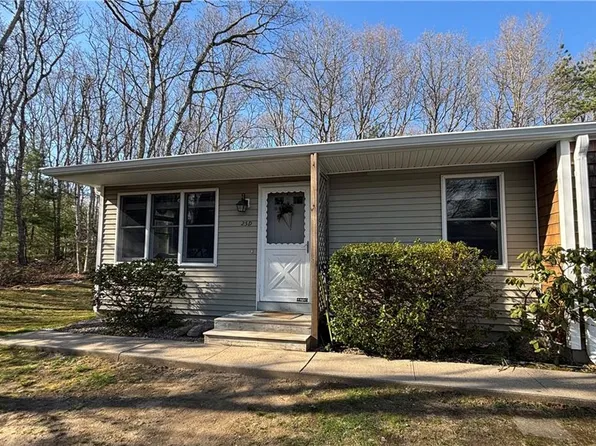 25 W Castle Way #D, Charlestown, RI 02813