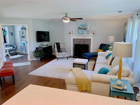 5th image of 14028 Woodlark Dr