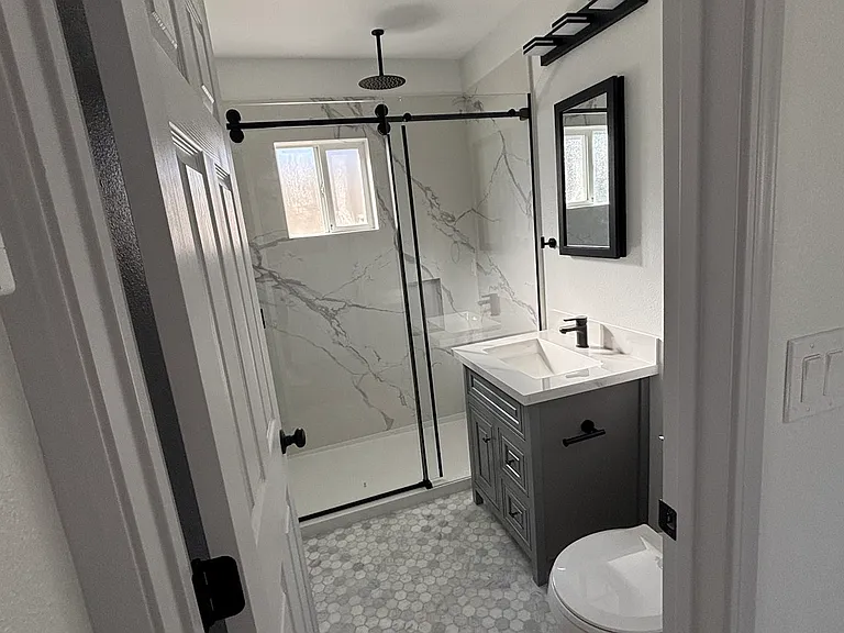 1035 Adams St #4 — Photo 3