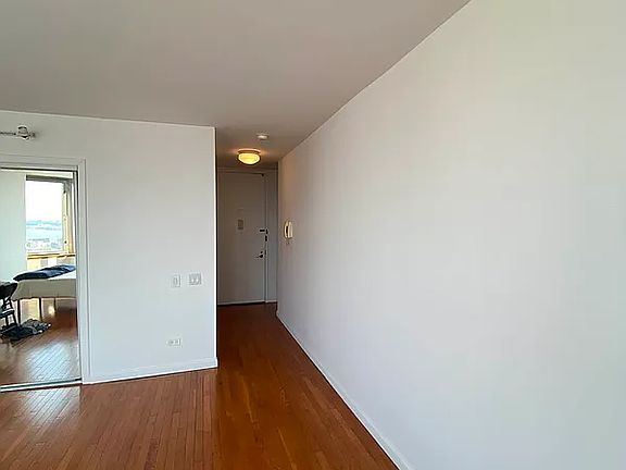 5th image of 500 W 43rd St APT 24G