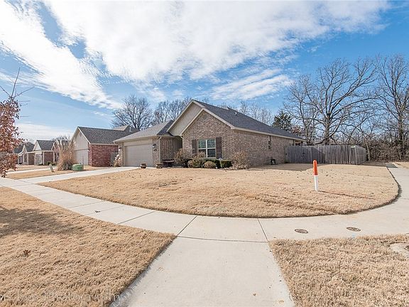 3rd image of 1315 Blue Willow Ave
