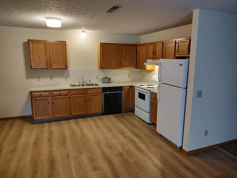 1400 Pittsburg Ave NW — Photo 1