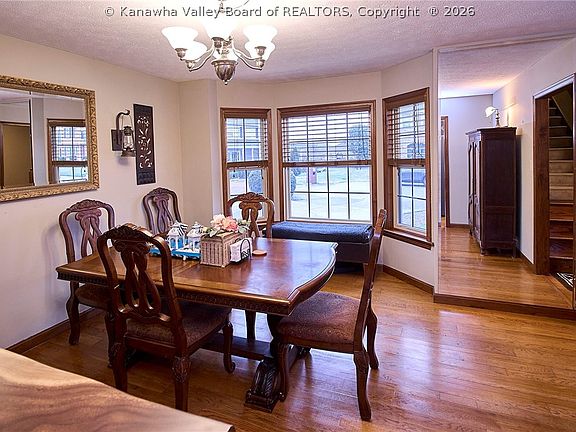 4th image of 202 Pleasant View Dr