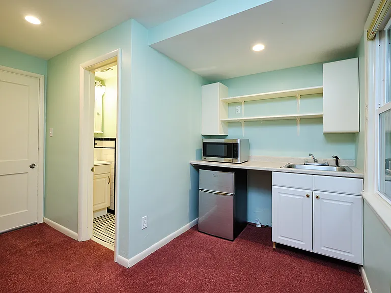1318 Perry St NE — Photo 40