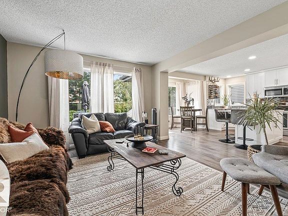 5th image of 104 Becker Cres