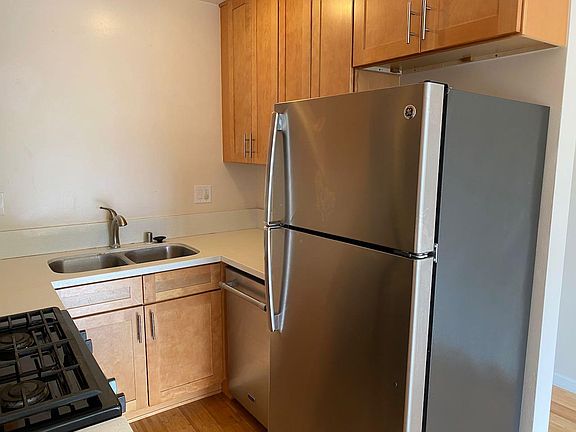 5th image of 2637 Centinela Ave APT 1