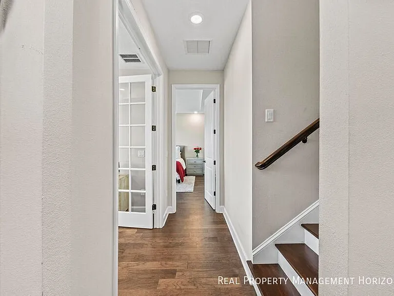 4430 Pond Brook Ct — Photo 22