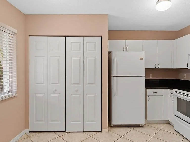 1186 SW 44th Ave — Photo 71