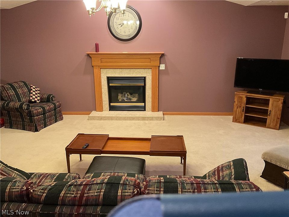 2nd image of 3860 Cherokee Dr