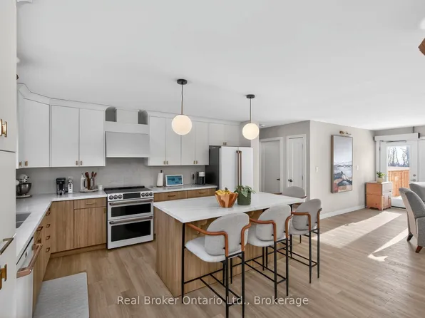 597 Lafontaine Rd W, Tiny, ON L9M 0L6