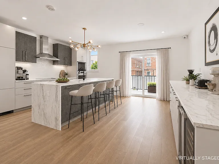 249 Cooper St #2 — Photo 4