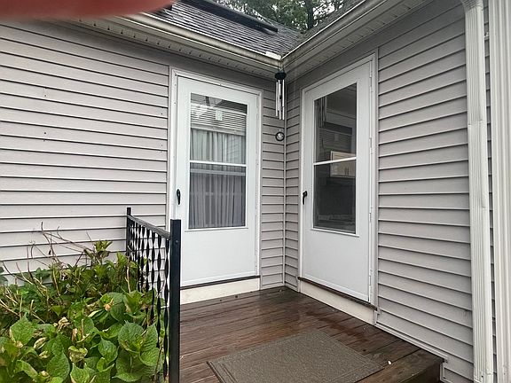 2nd image of 294 Millbury Ave #2