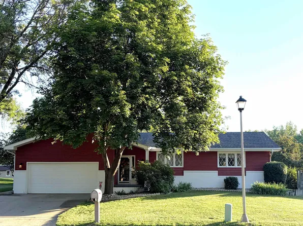 1331 Hiawatha Trl, Sioux City, IA 51104