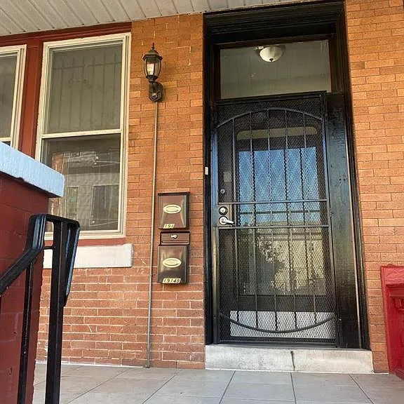 1914 W Berks St — Photo 16
